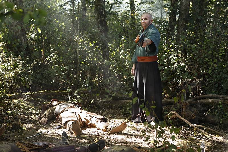 DC's Legends of Tomorrow --"Shogun"-- Image LGN203a_0155.jpg -- Pictured: Dominic Purcell as Mick Rory/Heat Wave -- Photo: Bettina Strauss/The CW -- ÃÂ© 2016 The CW Network, LLC. All Rights Reserved.