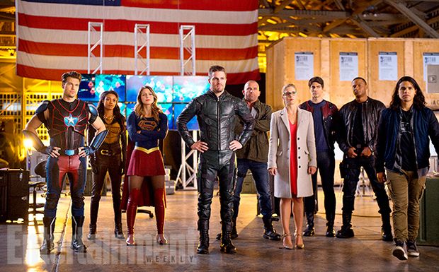DC's Legends of Tomorrow Season 2, Episode 7 - "Invasion" (L-R): Nick Zano as Nate Heywood/Steel, Maisie Richardson- Sellers as Amaya Jiwe/Vixen, Melissa Benoist as Kara/Supergirl, Stephen Amell as Oliver Queen, Dominic Purcell as Mick Rory/Heat Wave, Emily Bett Rickards as Felicity Smoak, Brandon Routh as Ray Palmer/Atom, David Ramsey as John Diggle and Carlos Valdes as Cisco Ramon